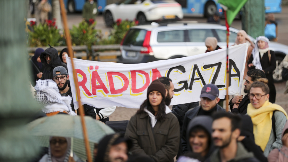 Budskapet "Rädda Gaza" prydde banderoller under en manifestation i centrala Göteborg på onsdagskvällen.