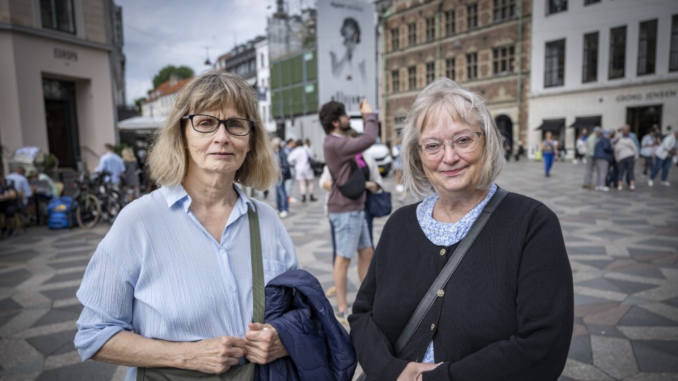 Birgitte och Kirsten är inte oroliga över den ökade risken för terrorattacker, men uppger att det finns i tankarna när de rör sig på platser med mycket folk.