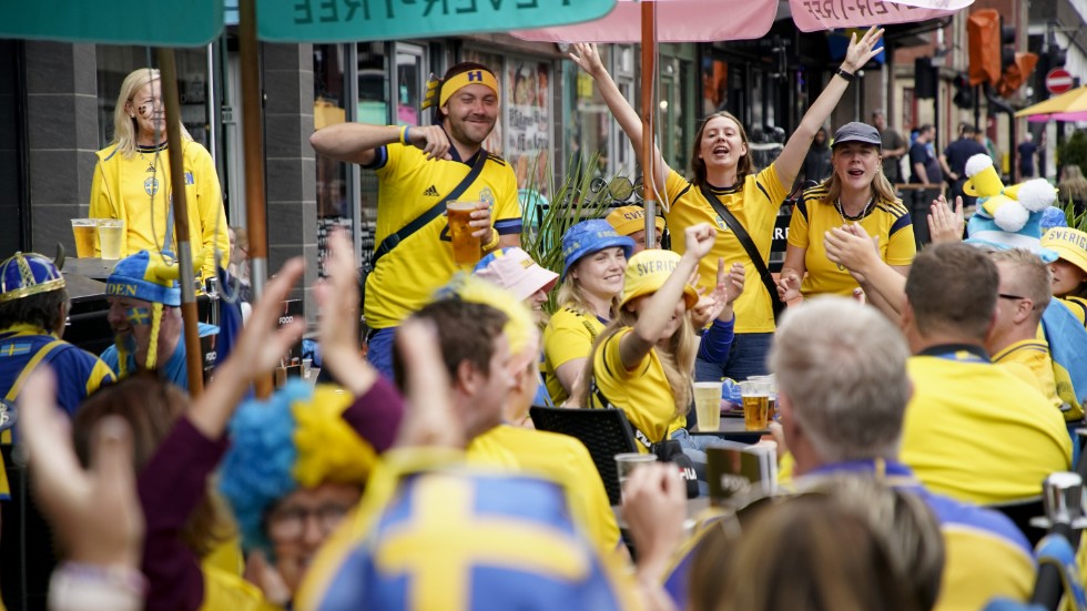 I Sheffield i England var det fler svenska supportrar under fotbolls-EM förra sommaren. Arkivbild.