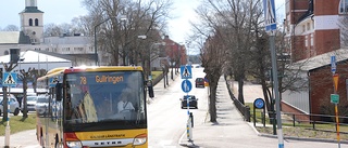Gratis busskort under sommarlovet – Vimmerby kommun tackade nej i fjol • "Extra viktigt nu med de höga drivmedelspriserna"