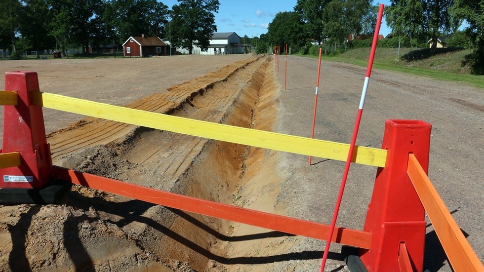 Spikraka fåror, snyggt och prydligt. Men åtgärderna inkräktar på värdfullt parkeringsområde vid de stora evenemangen i området.