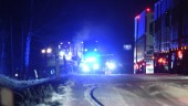 Allvarlig olycka utanför Strängnäs – bil började brinna