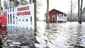 Översvämningar drabbar stugby – "sjön runt huset"