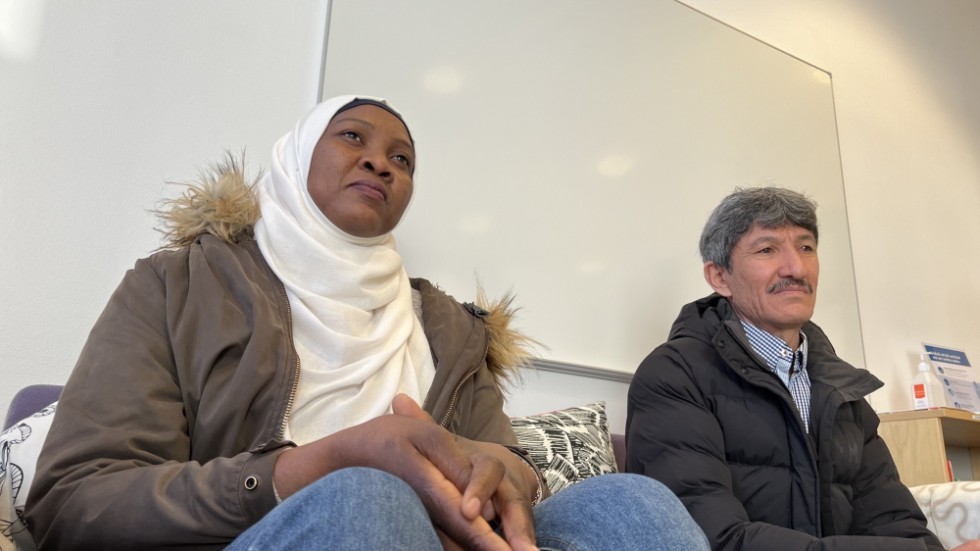 Aaza Mohamed och Liyagat Ghulami har båda deltagit i Lära för att lära. För dem har projektet varit ovärderligt. De går till Kinda lärcentrum fem dagar i veckan. De är stolta över att ha deltagit i projektet och över att ha lärt sig mer svenska.