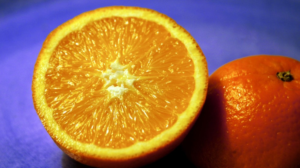 "Med god smakupplevelse köper jag då och då ekologiska apelsiner" skriver insändarskribenten. Arkivfoto