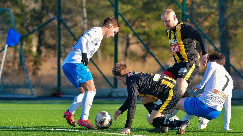 Hultsfredskillen, till vänster i bild, kommer att spela med IFK Berga 2023.