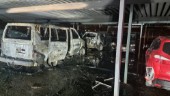 Brand i garagelänga – nio fordon skadades