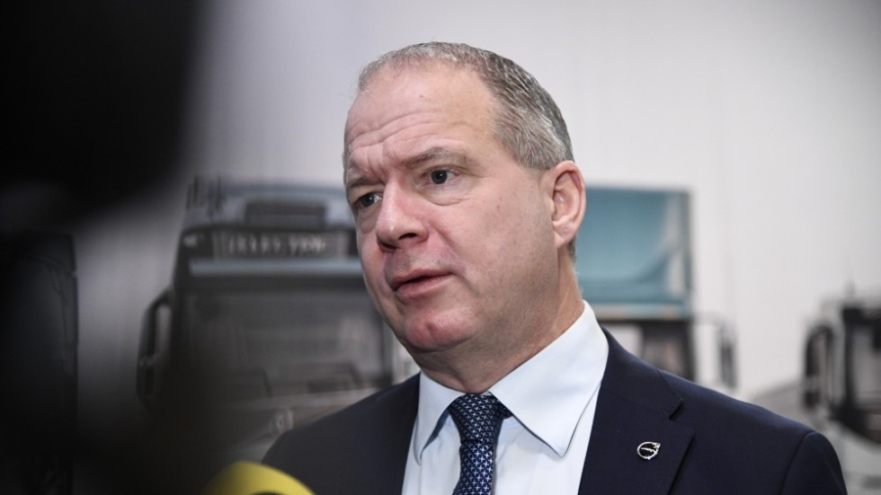 AB Volvos koncernchef Martin Lundstedt är bekymrad över de spänningar som uppstått efter helgens koranbränning i Stockholm, med hot om en sunnimuslimsk bojkott av Sverige och svenska varor.