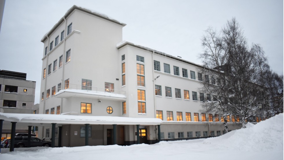 Stängningen av Kanalskolan är bara ett felbeslut som signaturen Oscar tycker har tagits i Skellefteå.