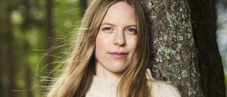 Linda Jones, 34 år, Luleå aktuell med roman om jaktens betydelse när samhället nedmonteras • "Nästa bok utspelar sig på Bergnäset""