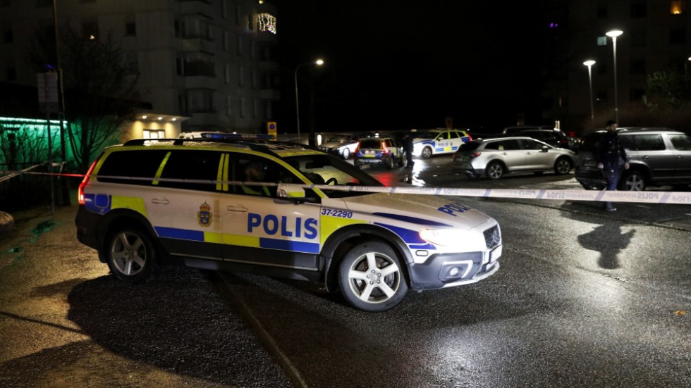En 18-årig man häktades på lördagen misstänkt för explosionen i en port i Rågsved i södra Stockholm på nyårsafton. Arkivbild.