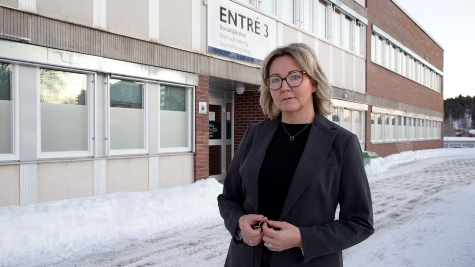 Kommunen backar från tre semesterperioder efter kritik