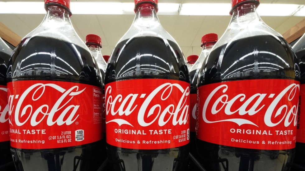 Coca-Cola säljer trots att priset höjts. Arkivbild.