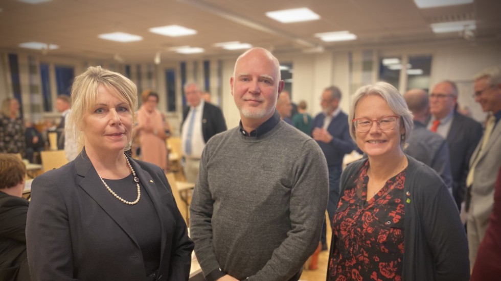 Ny kommunstyrelseordförande är Charlotte Prennfors (M) och förste vice ordförande Robert Davidsson (C). Anneli Bengtsson (S) går i opposition. Varför övervägde de inte att samarbeta med varandra?