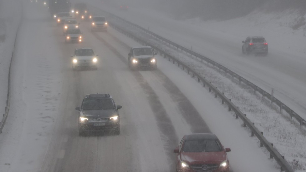 Snövädret kan medföra trafikstörningar, enligt SMHI.