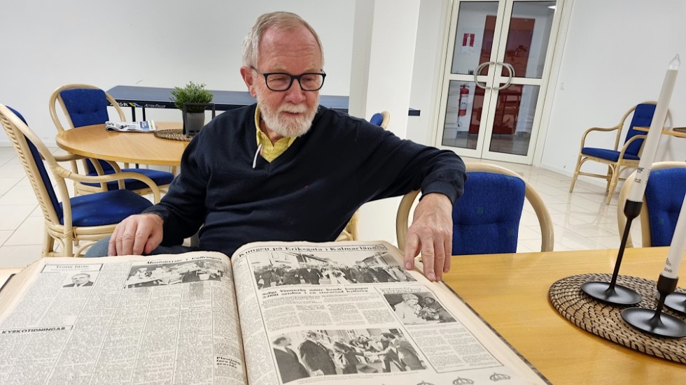 Nils-Erik "Nep" Pettersson, var journalist på Vimmerby Tidning 1978. Här bläddrar han i tidningsläggen och många minnen väcks till liv.