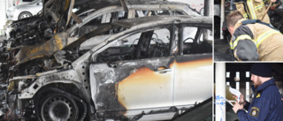 Fem personbilar totalförstörda i brand – kan vara anlagd