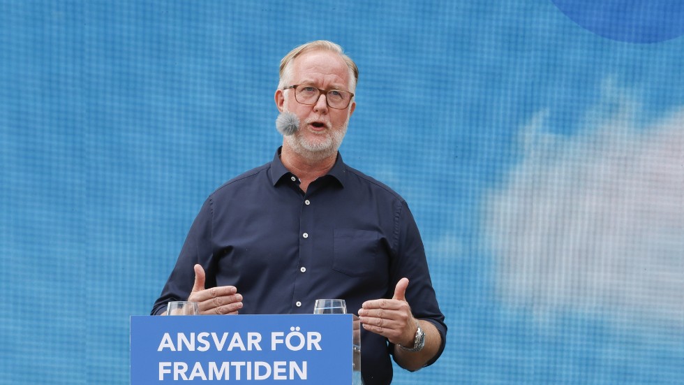 Liberalernas Johan Pehrson håller sitt tal under politikerveckan i Almedalen.