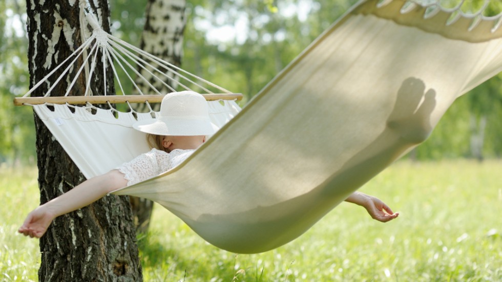 Drömmer du också om att slappa i hängmattan? Det och mycket mer passar perfekt att fylla sommarens oplanerade dagar med. 