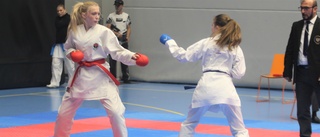 Lyckad karatefest i Stiga Sports arena – med 400 deltagare