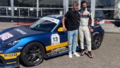 15-årige Joels drömdebut i bil – får tävla i prinsens Porsche