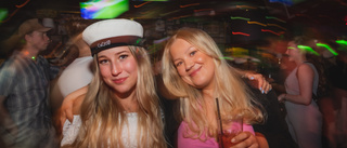 Vimmelbilder: Studenternas festnatt i Luleå blev vild