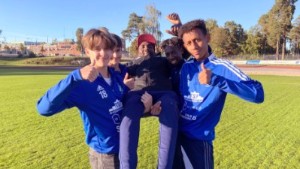 Mångfalden präglar Viljans serievinnande U17-lag – coachen: "Fotboll kan förändra livet"