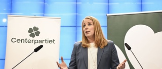 Annie Lööf avgår som partiledare • ”En lättnad över att inte ha kommit till skada”