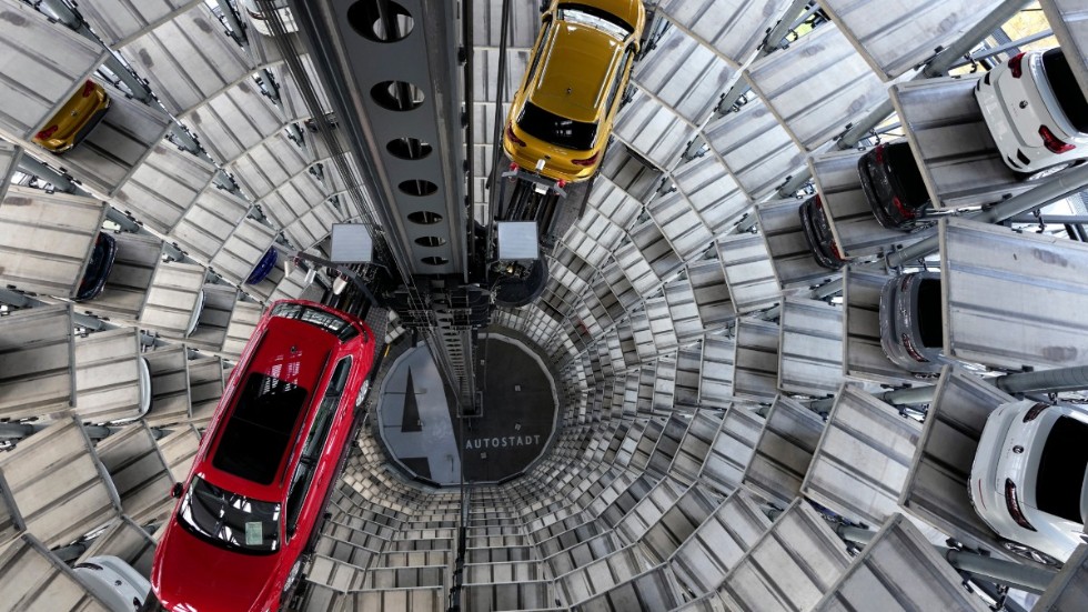 Ett av två "biltorn" i staden Wolfsburg, där Volkswagen tillverkar bilar. Arkibild.