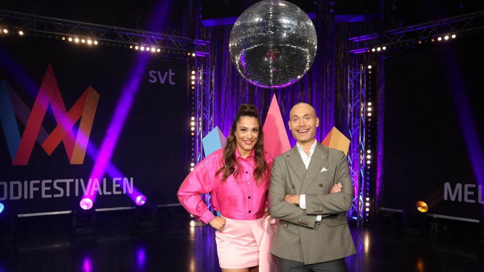 Farah Abadi och Jesper Rönndahl blir programledare för Melodifestivalen 2023.
