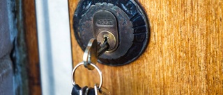 Glömde nycklarna i ytterdörren – då passade tjuven på