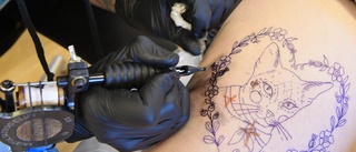 Mamma döms för misshandel efter att ha tatuerat sina barn