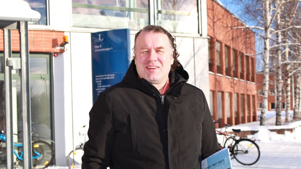 Ossi Pesämaa doktorerade i Industriell organisation 2007 vid Luleå tekniska universitet. Han har varit verksam på sju olika universitet och sedan 2014 är han biträdande professor vid LTU.