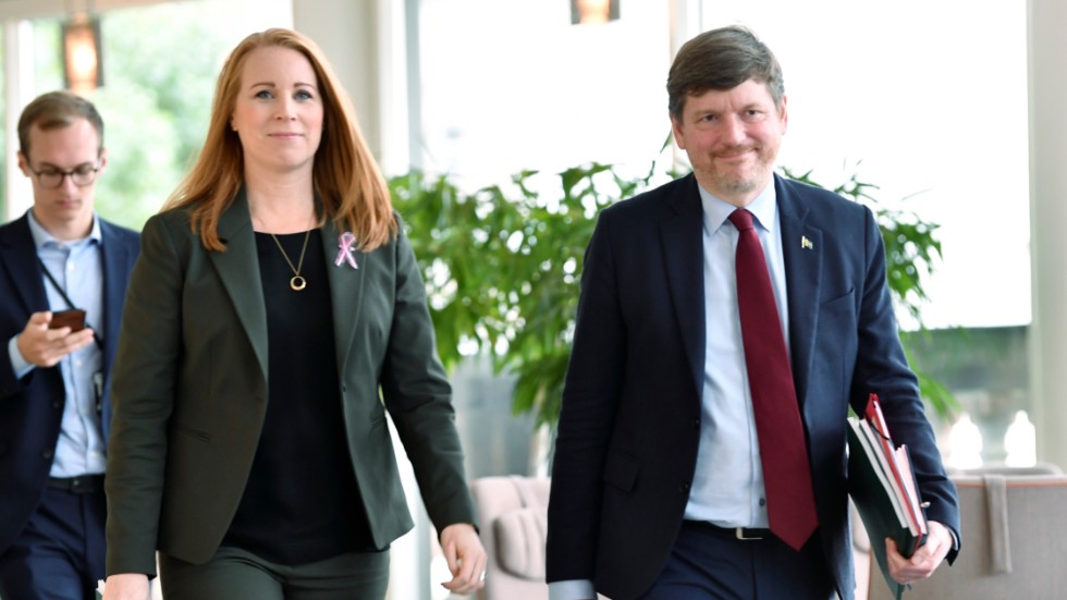 Annie Lööf och Martin Ådahl är den breda politiska mittens främsta advokater i Sverige. De borde analysera sin ensamhet från en annan vinkel.