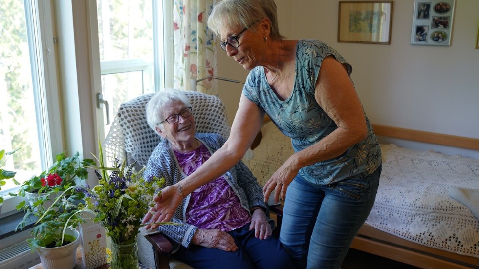 Siri Ahlinder och dottern Elisabeth Ahlinder såg många värden i att få välja vilket äldreboende Siri skulle flytta till.