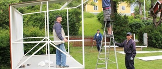 Scenbygget igång på sommarkaféet