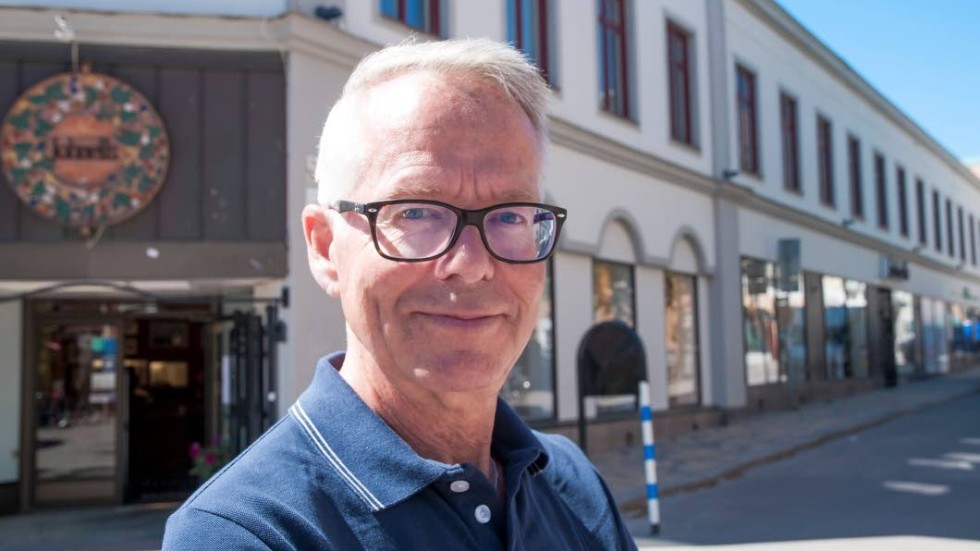 Lasse Ringdahl har varit en profilerad SN-journalist under många år. Nu kritiserar han planerna på att lägga ner lokalredaktionerna i Trosa och Gnesta. Arkivbild