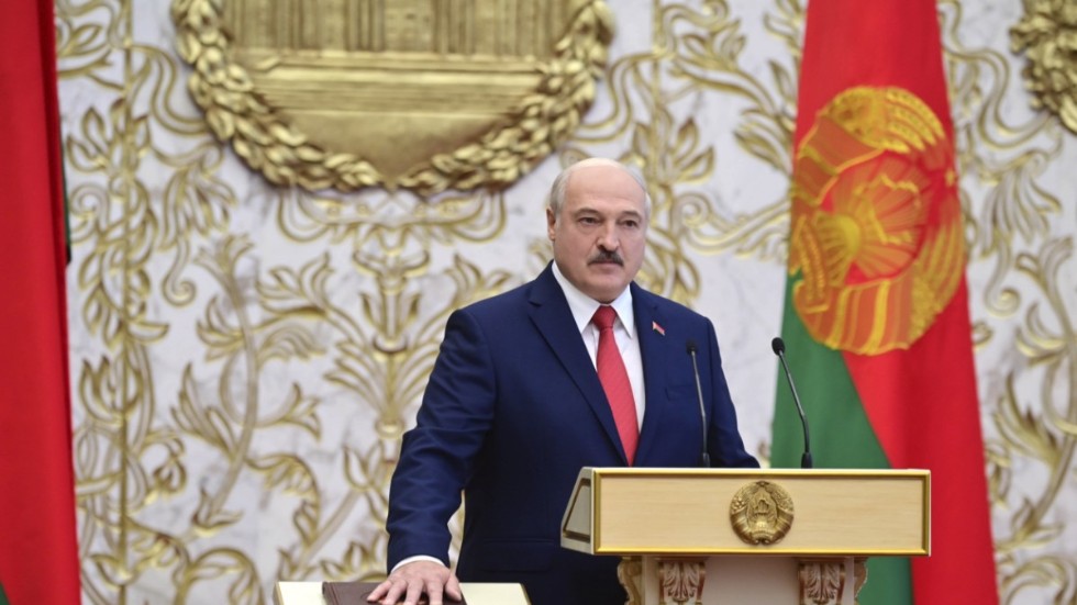 Belarus president Alexandr Lukasjenko svär eden den 23 september och inleder en sjätte mandatperiod som president. Arkivbild.