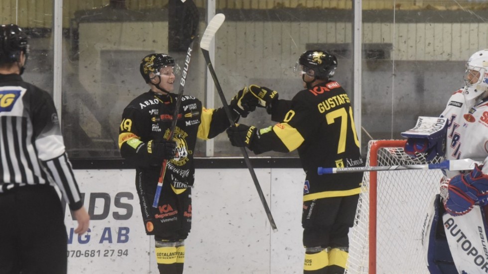 Vimmerby Hockey möter Tranås i Hockeyettan. 