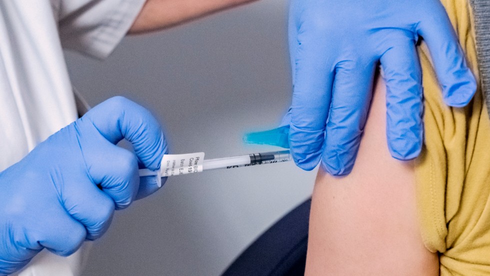 Vi äldre önskar inte byta ut det utlovade vaccinet, det vill säga Pfizers vaccin med 95 procent säkerhet. Skriver insändarskribenten.