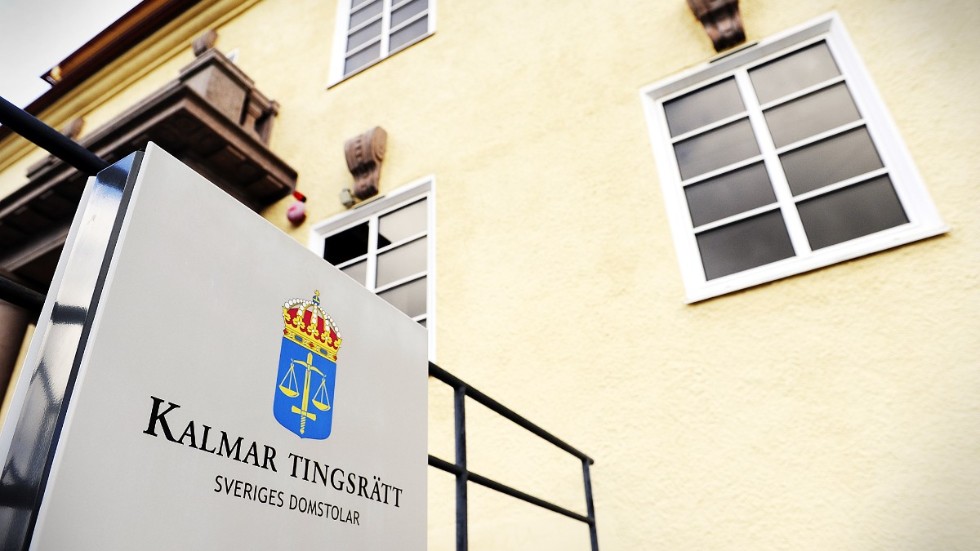 Kalmar tingsrätt dömer mannen som är hemmahörande i kommunen för stöld.
