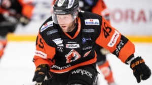 Rankades som Hockeyettans nummer ett – nu är Piteåkillen klubblös; "Men det blir nog hockey den här säsongen också"