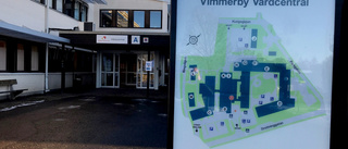 Högt tryck på Vimmerby hälsocentral – svårt att nå fram • Verksamhetschefen: "Vår telefonkö blir fylld väldigt snabbt"