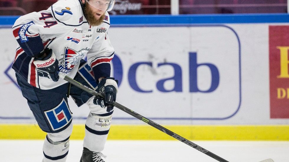 Linköping lagkapten Jonas Junland blev tvåmålsskytt och avgjorde borta mot Oskarshamn i SHL-ishockeyn. Arkivbild.