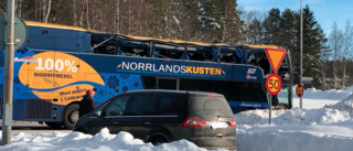 Dubbeldäckarbuss från Skellefteå har kraschat i Umeå – passagerare till sjukhus