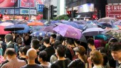 Omvärlden ser på när Kina tystar Hongkongs frihet