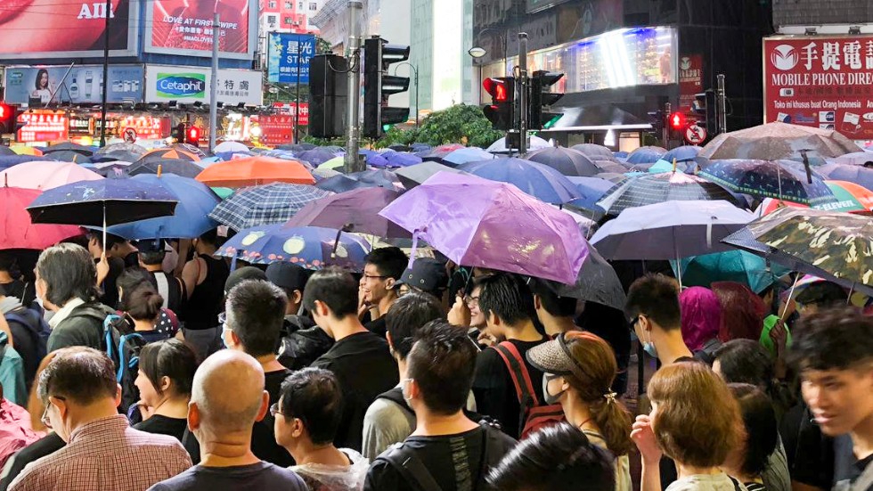 Protesterna i Hongkong har saknat omvärldens stöd när Kina tagit över den brittiska kolonin.