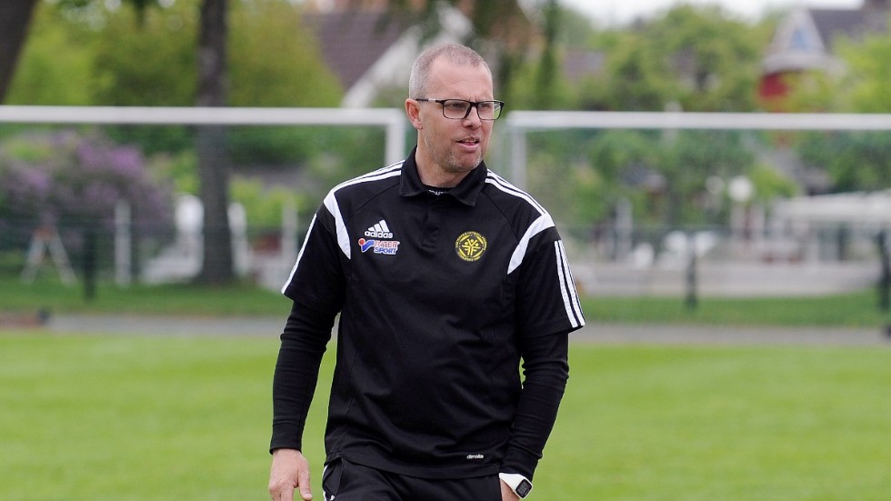 Thomas Kongstad under sin tid som tränare för Västerviks FF. 2021 leder han IFK Tuna.