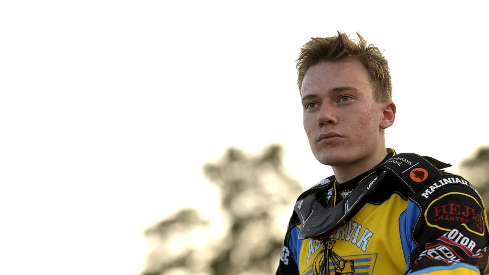 Anton Karlsson kommer även nästa år att köra för Västervik Speedway.
