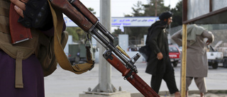 Tolken: Talibanerna söker igenom hus för hus